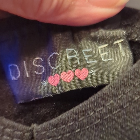 🌸♡ Discreet Black Peplum Tank Top | Size L 🌸♡ - Picture 3 of 4